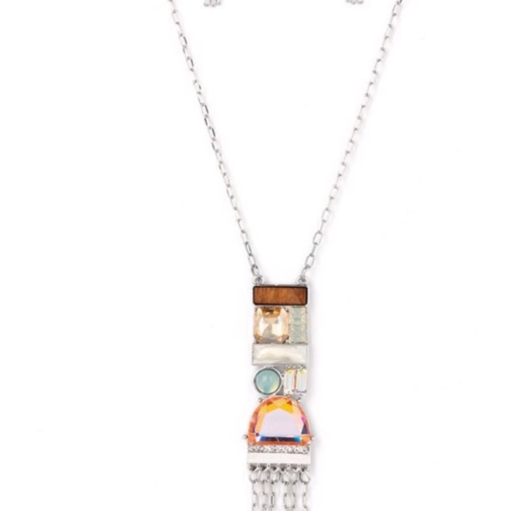 Paparazzi necklace part of a fashion fix